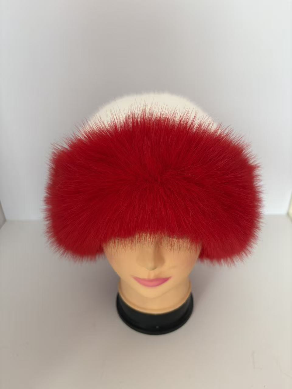 2 Beige and red