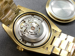 La montre-bracelet la plus classique et de la plus haute qualité, entièrement sertie de diamants, avec une luminosité exceptionnelle la nuit. Montre mécanique pour homme - Product Image 4