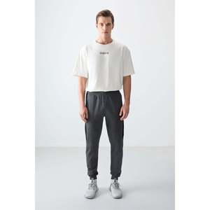 Pantalon de survêtement pour homme en tissu texturé anthracite mélangé, coupe standard, brodé - 82126 - Anthracite mélangé - Product Image 1