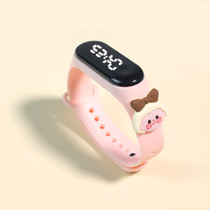 <span class=keywords><strong>Fresa</strong></span> Animal dibujos animados táctil Led relojes digitales reloj deportivo plástico barato encantador China niños reloj - Product Image 4
