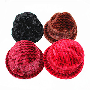 Sombrero de felpa para mujer, gorro de terciopelo cálido para invierno, para exteriores, de color rojo, caqui, negro, granate, YL0305 - Product Image 1