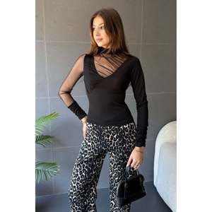 DEFILE Blusa negra de cuello medio alto con detalle de tul transparente para mujer, elegante top de manga larga para uso informal o de noche - Product Image 2