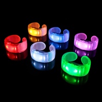 Pulsera de concierto de carga tipo C 2,4G, pulsera LED de Control remoto programable, pulseras para eventos