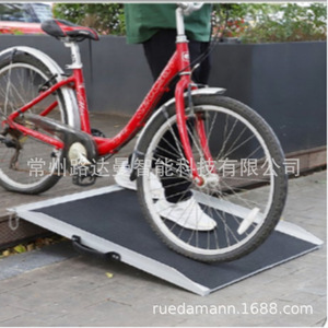 ทางลาดรถเข็นอลูมิเนียมอัลลอยด์ลูดาแมน 60x73 ซม. กันลื่น สำหรับใช้ในบ้าน - Product Image 3