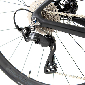 Vélo <span class=keywords><strong>de</strong></span> <span class=keywords><strong>route</strong></span> en <span class=keywords><strong>carbone</strong></span> CYCLONE avec composants <span class=keywords><strong>de</strong></span> vitesse 105/R7120-2*12 roues en aluminium frein à disque hydraulique vélo <span class=keywords><strong>de</strong></span> course sur <span class=keywords><strong>route</strong></span> - Product Image 5