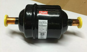 فلتر مجفف هيرميتيك أصلي جديد جاهز للشحن 023Z5019 DCL 053S، <span class=keywords><strong>3</strong></span>/8 بوصة ODF للأتمتة الصناعية وبرمجة وحدة التحكم المنطقية القابلة للبرمجة - Product Image 3