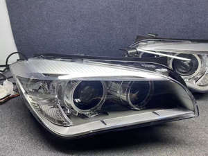 Fari per BMW <span class=keywords><strong>X1</strong></span> E84 2013 2014 2015 <span class=keywords><strong>X1</strong></span> <span class=keywords><strong>F48</strong></span> HID Xenon Gruppi Ottici Anteriori Sinistro e Destro Stile Ernia - Product Image 3