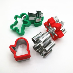 Lot de 8 <span class=keywords><strong>emporte</strong></span>-pièces professionnels de Noël : formes d'arbre, flocon de neige, étoile et cerf – Moule à biscuits - Product Image 4