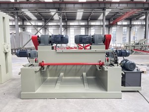 Nouvelle machine à écorcer les arbres YUEQUN haute précision 26 kW pour la production de contreplaqué, moteur à boîte de vitesses, roulement, élimination de l'écorce d'arbre, pompe à moteur - Product Image 3