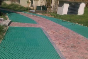 Pavés perméables en plastique pour la pavage des routes, allées et chemins - Product Image 4