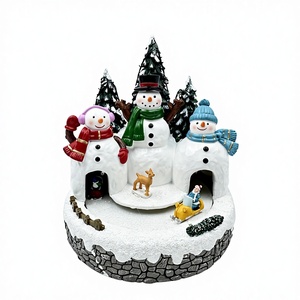 ฉากหมู่บ้านคริสต์มาสบนภูเขาพร้อมรถไฟเคลื่อนที่ ไฟ LED และเสียงเพลง ของตกแต่งวันหยุดทำจากเรซิ่น - Product Image 1