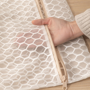Sacchetti per Lavaggio FF5374 con Cerniera per Maglioni, Camicie, Calze, Reggiseni, in Rete a Nido d'Ape Delicata per Lavatrice - Product Image 4