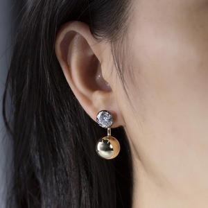 ต่างหูเพชรทรงกลมทองคำขาว 18K รุ่น MSE-958 จาก Messi Jewelry สำหรับผู้หญิง - Product Image 5