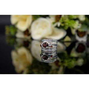 Anillo de Plata de Ley 925 Hecho a Mano con Granate Natural, Engaste de Bisel, Joyería Elegante para Boda, Anillo Sencillo para Hombre y Mujer - Product Image 3