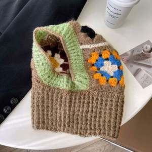 Gorro de invierno unisex de punto con flores, gorro de ganchillo floral hecho a mano, pasamontañas de alta calidad para playa y negocios. - Product Image 3