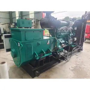 Cummins เครื่องกำเนิดไฟฟ้าดีเซล3เฟสเครื่องแปลงไฟแบบพกพา450KW พร้อมเครื่องกำเนิดไฟฟ้าแบบเงียบ