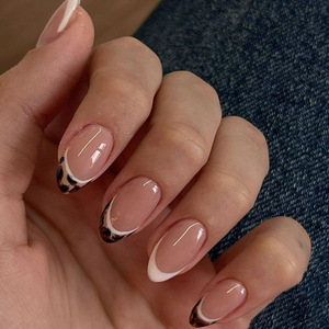 <span class=keywords><strong>Faux</strong></span> <span class=keywords><strong>ongles</strong></span> professionnels d'été pour la plage, non toxiques, sûrs, style américain, rouge festif, forme amande ou cercueil, avec logo personnalisé, durables en ABS - Product Image 1