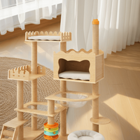 Lit d'arbre pour chat luxueux et très vendu, avec griffoir, plateforme de saut en bois et jouet interactif intégré