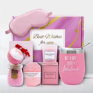 Set de Regalo de Baño Herbal con Aromaterapia y Aroma Floral, Vela de 100 ml en Vaso al Vacío y Calcetines - Regalo de Cumpleaños Rosa para Mujer - Product Image 6
