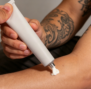 Bálsamo para Tatuajes de 10g Económico con Fórmula Duradera, una Opción Rentable para Estudios de Tatuajes con Alto Volumen de Servicio Diario - Product Image 5