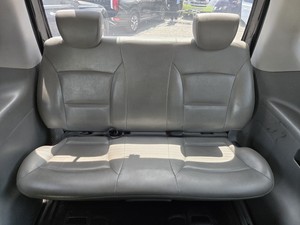 Comercial 2019 NEGRO, la Nueva Camioneta Grand Starex Diésel de 12 Plazas, Volante a la Izquierda, Cabina Ancha - Product Image 4