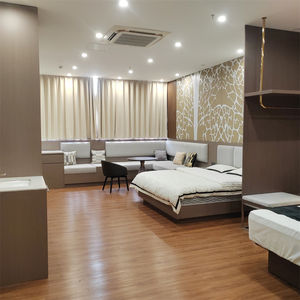 कस्टम होटल फर्नीचर सेट 5 स्टार बेडरूम के लिए ठोस लकड़ी के बोर्ड बिस्तर अलमारी सोफे डेस्क सूट - Product Image 2