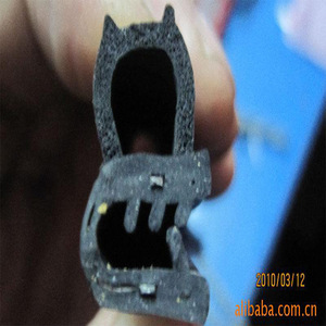 Tira de Sellado en Ángulo EPDM Negra de 15x26mm para Aislamiento de Puertas y Ventanas - Product Image 4