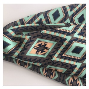 Hanlin สิ่งทออุปทาน130gsm พิมพ์100% โพลีเอสเตอร์ <span class=keywords><strong>SPH</strong></span> ผ้าทอลายทแยงหักสำหรับผู้หญิงแต่งตัว - Product Image 6