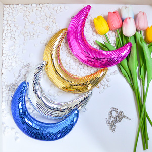 Ciondolo Luna Disco a Quattro Colori - Decorazione Luna Arcobaleno per Soffitto, Stanza, Feste, Matrimoni, Arredamento Boho - Product Image 1