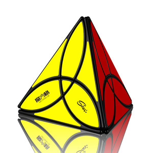 Qiyi Clover Cube 2x2, puzzle magique en forme de pyramide à pétales irréguliers pour enfants, jouet éducatif stimulant le cerveau - Product Image 1
