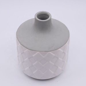 Vase en céramique moderne bicolore avec motif géométrique en relief, <span class=keywords><strong>pot</strong></span> à fleurs décoratif en porcelaine pour la décoration <span class=keywords><strong>de</strong></span> la maison et des hôtels, vente en gros - Product Image 2
