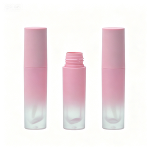Tubos de Brillo Labial Vacíos de Lujo con Etiqueta Privada Personalizada, en Degradado Rosa, Verde y Amarillo, con Aplicador de Varita - Product Image 1