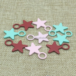 قلادات جذابة على شكل سلسلة مفاتيح مطلية ومزينة بدلايات جذابة للقلادة وسحاب معدني - Product Image 5