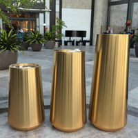 Pots de plantes modernes de luxe faits à la main en acier inoxydable et vase sur pied en métal doré pour une utilisation en intérieur/extérieur