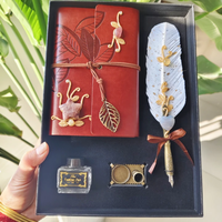 Ensemble de stylos plume en feuille d'or antique avec carnet en cuir fait main, pot d'encre et coffret cadeau pour mariage, anniversaire ou cadeau d'affaires