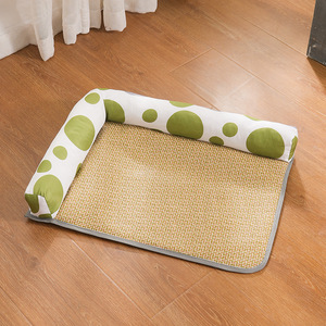 Cama de gran tamaño para perros y gatos, para alimentación de mascotas, resistente al agua, fácil de limpiar con estampado refrescante de verano, alfombrilla de hielo para mascotas para gatos y perros de verano - Product Image 1