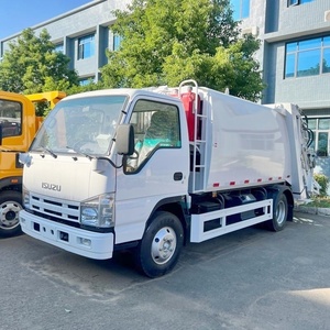 Camion à ordures compacteur ISUZU 100P de petite taille, 5 m³, à vendre - Product Image 1