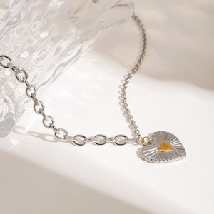 Nuevo Collar de Moda con Diseño Geométrico de Corazón, Collar de Acero Inoxidable 18K con Bloques de Color para Mujer - Product Image 2