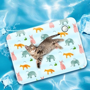 Tapis rafraîchissant pour <span class=keywords><strong>chien</strong></span> effet glace estivale, pliable et portable, pour le voyage, prêt à être expédié, accessoires pour animaux de compagnie, réduction sur les achats en gros - Product Image 5