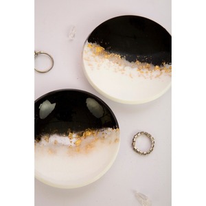 Bol en résine fait main de qualité export, bol de service décoratif au design moderne pour la décoration intérieure, la cuisine et la salle à manger, en vente - Product Image 1