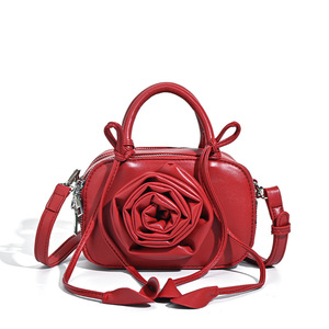 Nouveau sac à bandoulière pour femme, petit sac en forme de coussin, design tridimensionnel de fleurs roses, grande capacité, fermeture éclair en PVC - Product Image 1