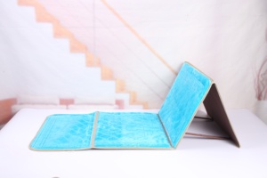 Chaise islamique Sajadah <span class=keywords><strong>tapis</strong></span> <span class=keywords><strong>de</strong></span> prière pour le ramadan 2023 vente populaire super <span class=keywords><strong>doux</strong></span> en relief portable velours moderne <span class=keywords><strong>tapis</strong></span> <span class=keywords><strong>de</strong></span> <span class=keywords><strong>chambre</strong></span> à coucher - Product Image 5