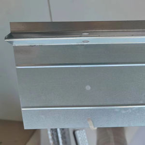 YUJUN 7/8\" Ground FHA-7 Weep Sill Screed Design moderne en acier galvanisé Écologique et résistant à l'eau pour hôtels - Product Image 1