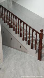 빌라 홈 골든 로즈 우드 계단 난간 현대적인 디자인 조심스럽게 광택 부드럽고 완벽한 독특한 아름다움 - Product Image 5