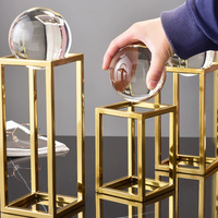 Ornement de décoration d'intérieur en fer forgé style européen avec boule de cristal créative pour entrées, hôtels, restaurants – Fabrication chinoise, vente en gros