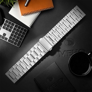 Bracelet de montre en titane avec incrustation de cristaux, bracelet de remplacement en métal pour un usage professionnel et décontracté - Product Image 1