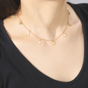 Collier ras du cou Lilia Modèle 01 pour femme, en acier inoxydable plaqué or 18 carats, tendance, cadeau étoile - Product Image 3
