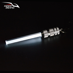 Linterna LED Sumergible KEEP DIVING con SMB, Luz Fluorescente Intermitente para Buceo Nocturno, Luz Trasera QD 900 - Product Image 6