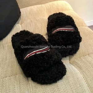 Sandales d'hiver chaudes à talons pour femmes, à bout ouvert, plateforme, style pantoufle, avec broderie et fourrure, pour femmes - Product Image 3