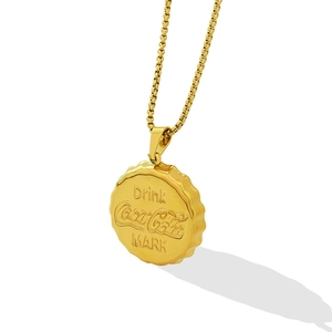 Una cadena para clavícula de acero titanio chapada en oro, moderna y a la moda, con un diseño único de estilo punk europeo americano. - Product Image 4